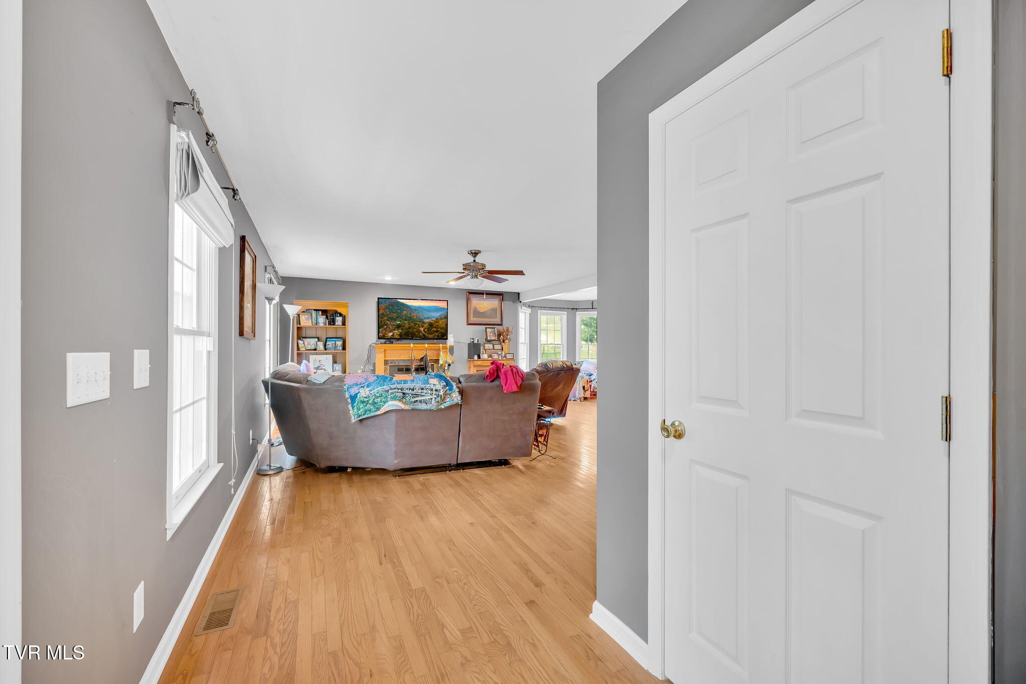 163 Springbrook Road Unicoi, TN 37692 - Photo 4 of 51 4-web-or-mls-DSC06321