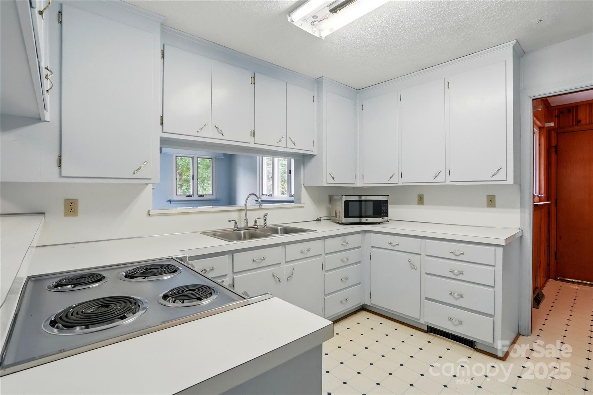 6900 Ridge Ln Road Charlotte, NC 28262 - Photo 13 of 41 Gallery Image 13