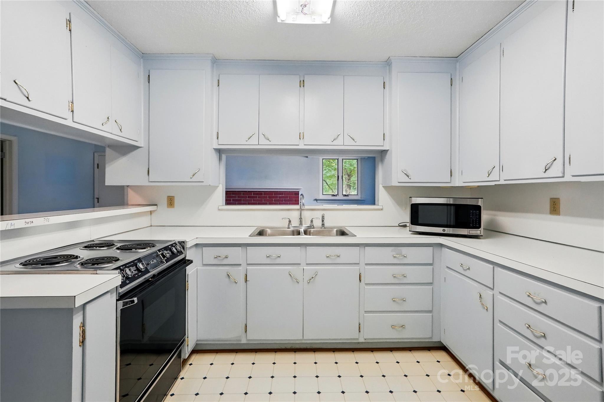 6900 Ridge Ln Road Charlotte, NC 28262 - Photo 14 of 41 Gallery Image 14