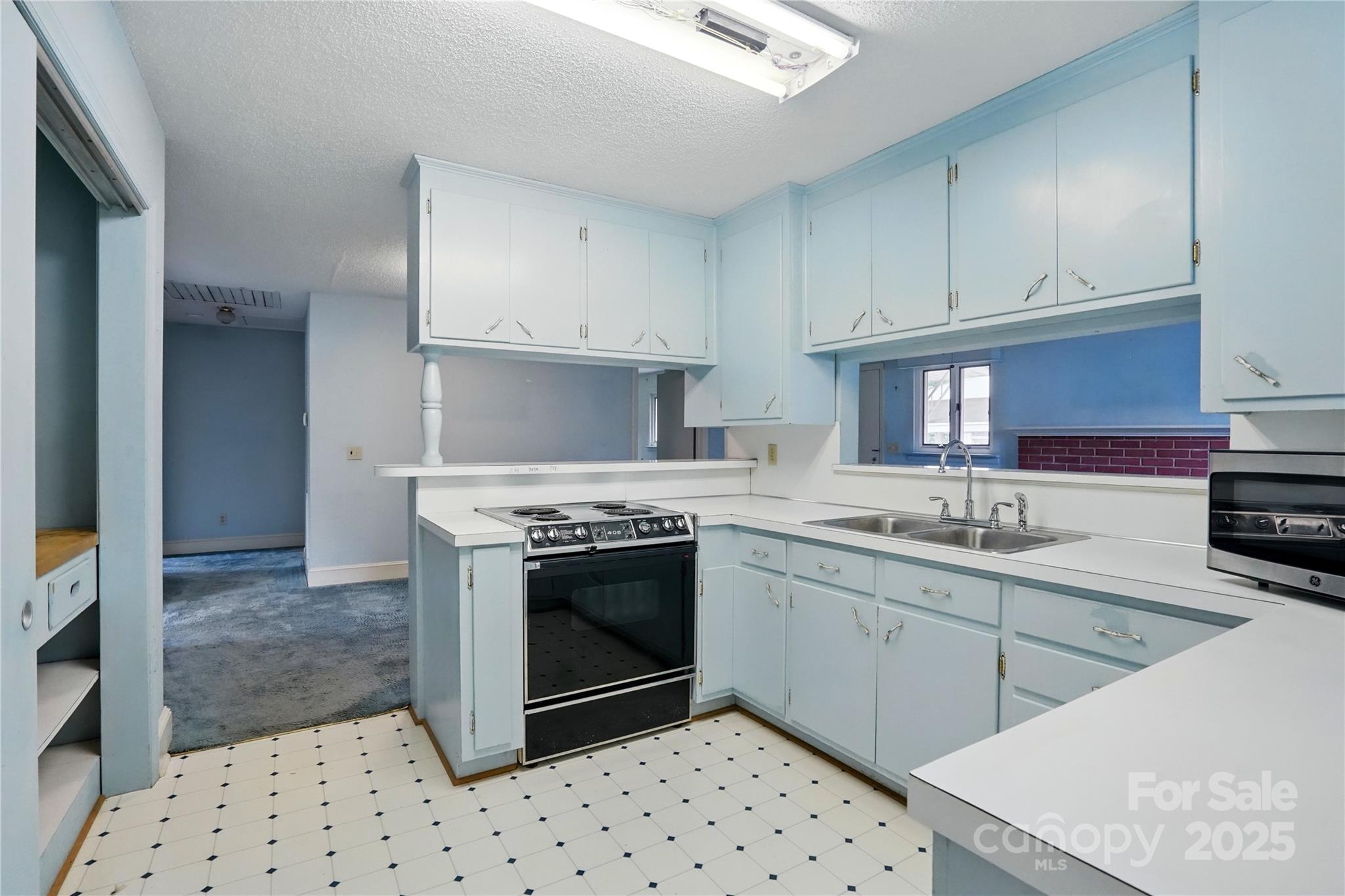 6900 Ridge Ln Road Charlotte, NC 28262 - Photo 15 of 41 Gallery Image 15