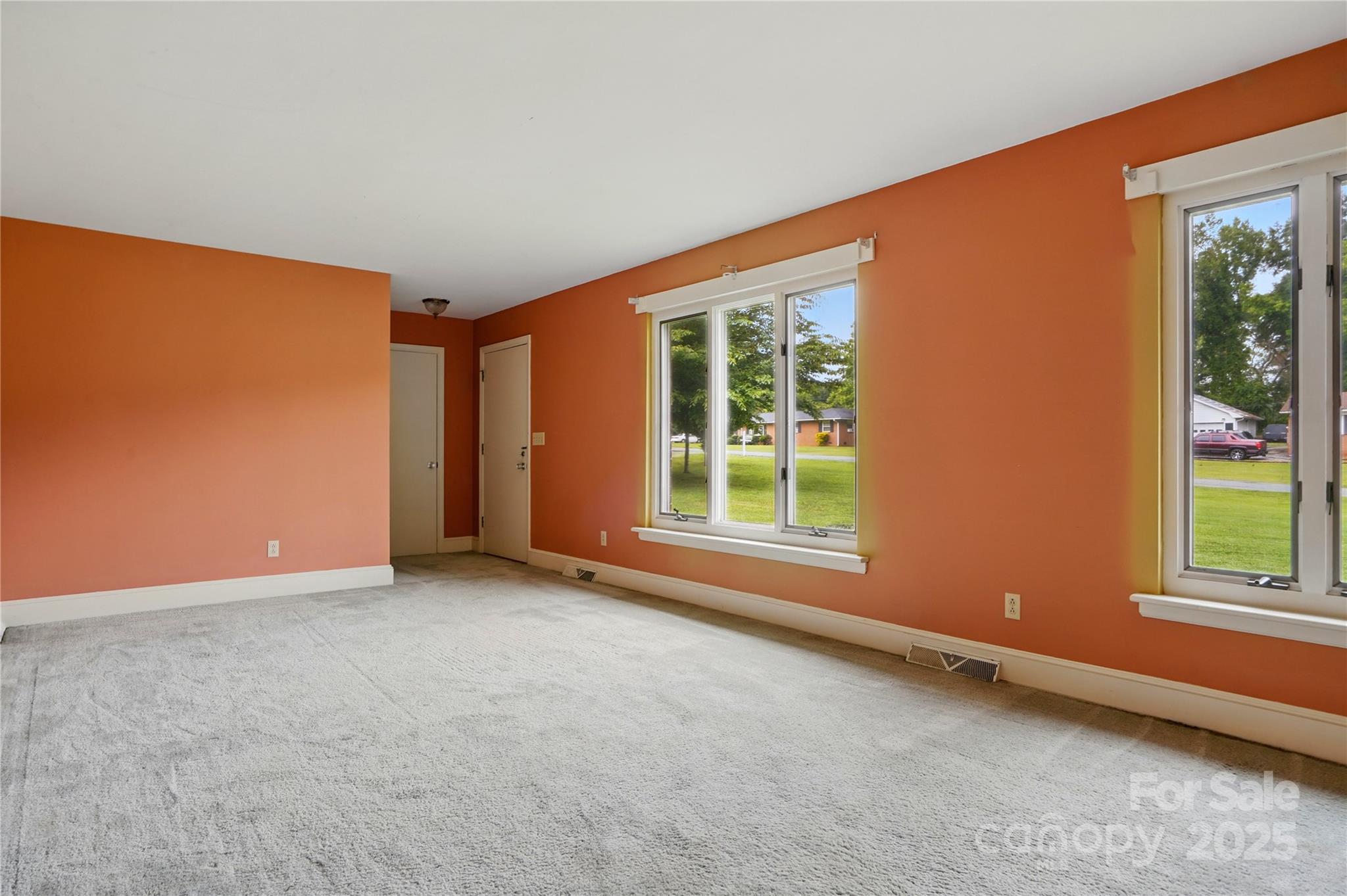 6900 Ridge Ln Road Charlotte, NC 28262 - Photo 9 of 41 Gallery Image 9