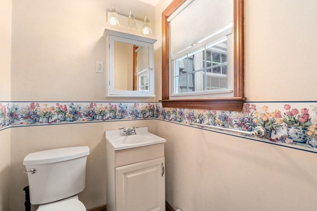 10 Bangor Road Boston, MA 02132 - Photo 12 of 21 Gallery Image 12