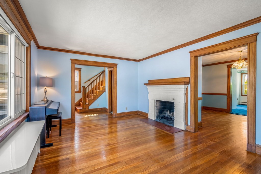 10 Bangor Road Boston, MA 02132 - Photo 4 of 21 Gallery Image 4