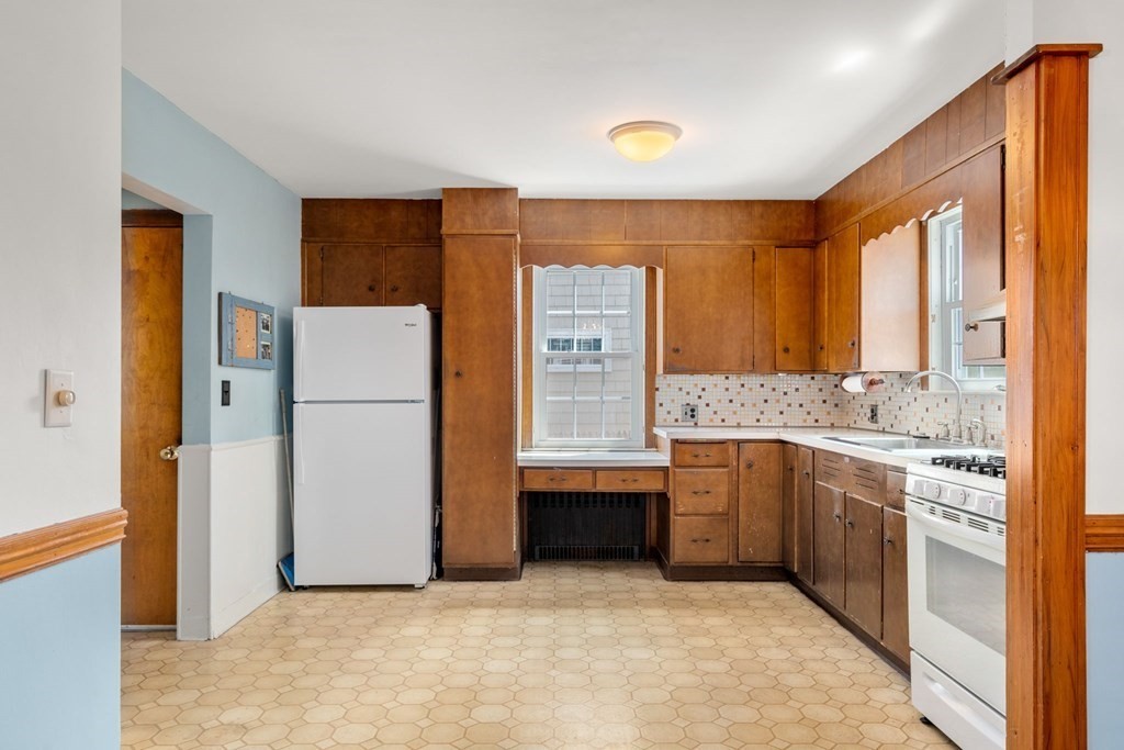 10 Bangor Road Boston, MA 02132 - Photo 7 of 21 Gallery Image 7