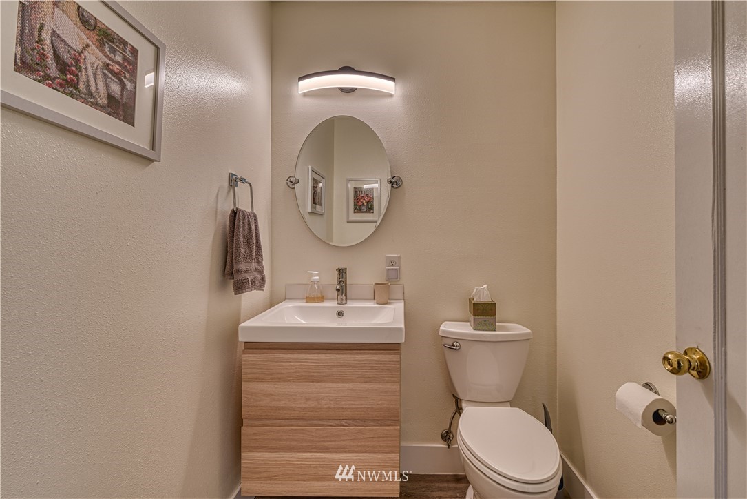 4255 Stohlton Road Southeast Port Orchard, WA 98366 - Photo 17 of 35 Gallery Image 17