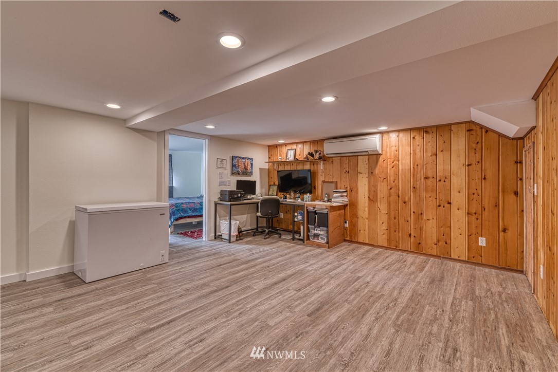 4255 Stohlton Road Southeast Port Orchard, WA 98366 - Photo 24 of 35 Gallery Image 24