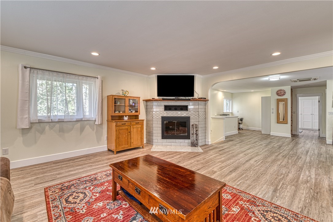 4255 Stohlton Road Southeast Port Orchard, WA 98366 - Photo 4 of 35 Gallery Image 4