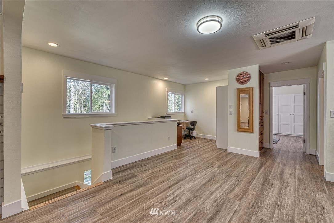4255 Stohlton Road Southeast Port Orchard, WA 98366 - Photo 7 of 35 Gallery Image 7