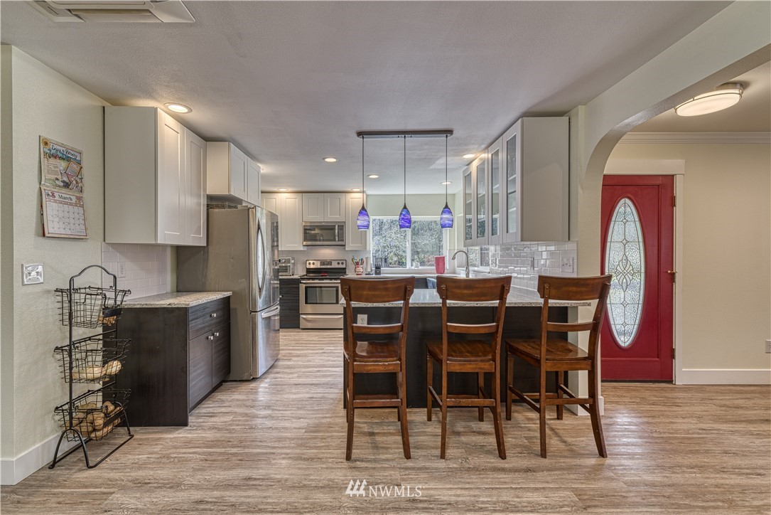 4255 Stohlton Road Southeast Port Orchard, WA 98366 - Photo 9 of 35 Gallery Image 9