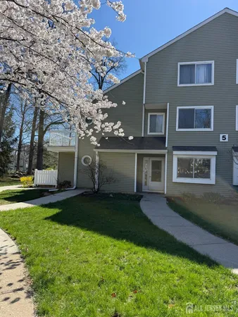 $345,000 | 7 Foxtail Lane, Monmouth Junction, NJ 08852