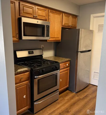 $345,000 | 7 Foxtail Lane, Monmouth Junction, NJ 08852