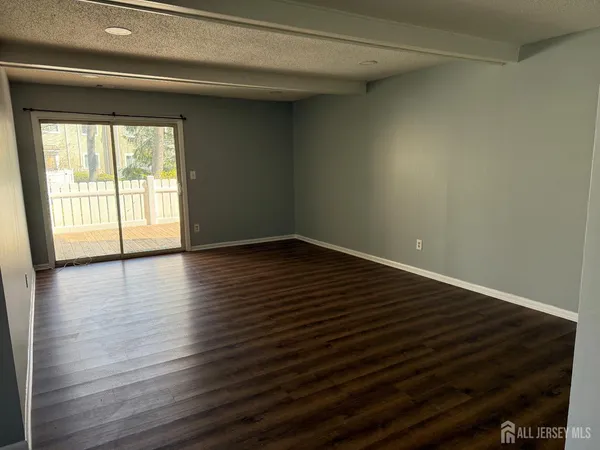 $345,000 | 7 Foxtail Lane, Monmouth Junction, NJ 08852