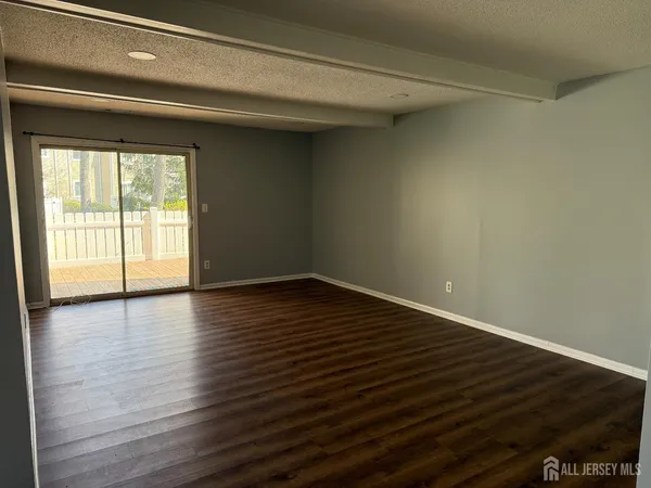 $345,000 | 7 Foxtail Lane, Monmouth Junction, NJ 08852
