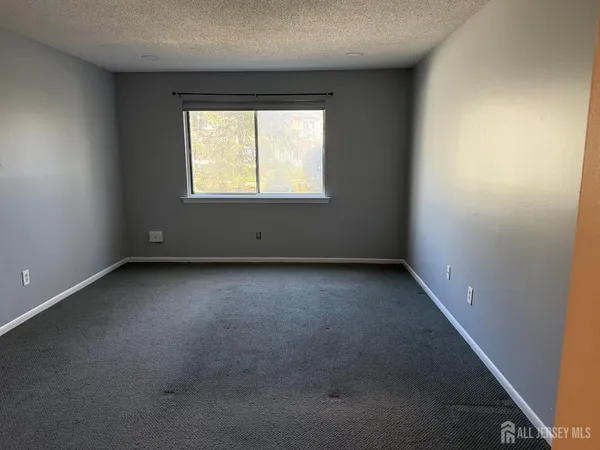 $345,000 | 7 Foxtail Lane, Monmouth Junction, NJ 08852