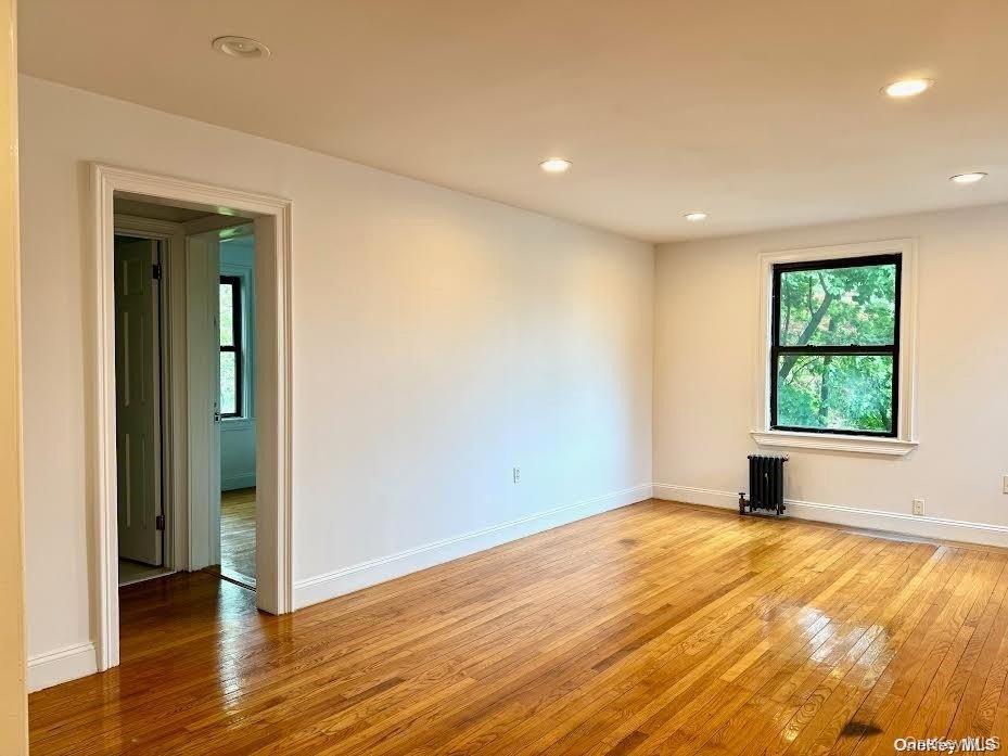 14 Beach Road, Unit 3B Great Neck, NY 11023 - Photo 4 of 13