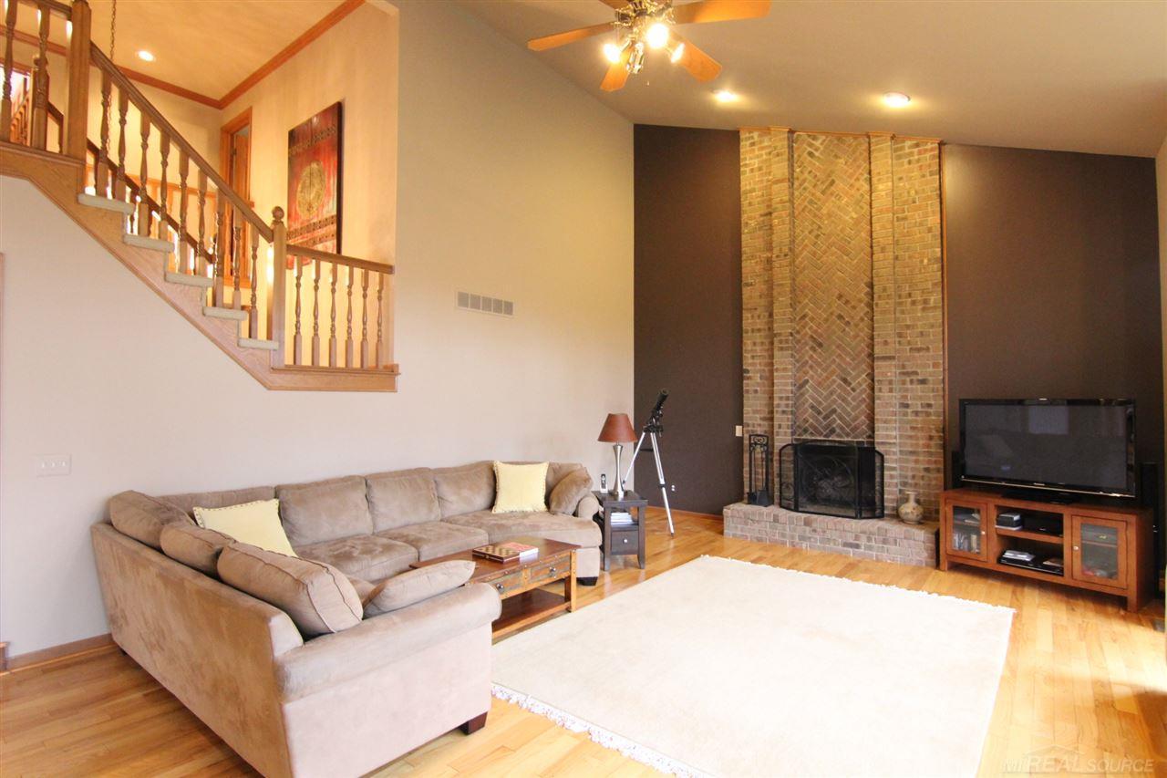 3033 West Kilburn Rochester, MI 48306 - Photo 15 of 44 31319102-14.JPG