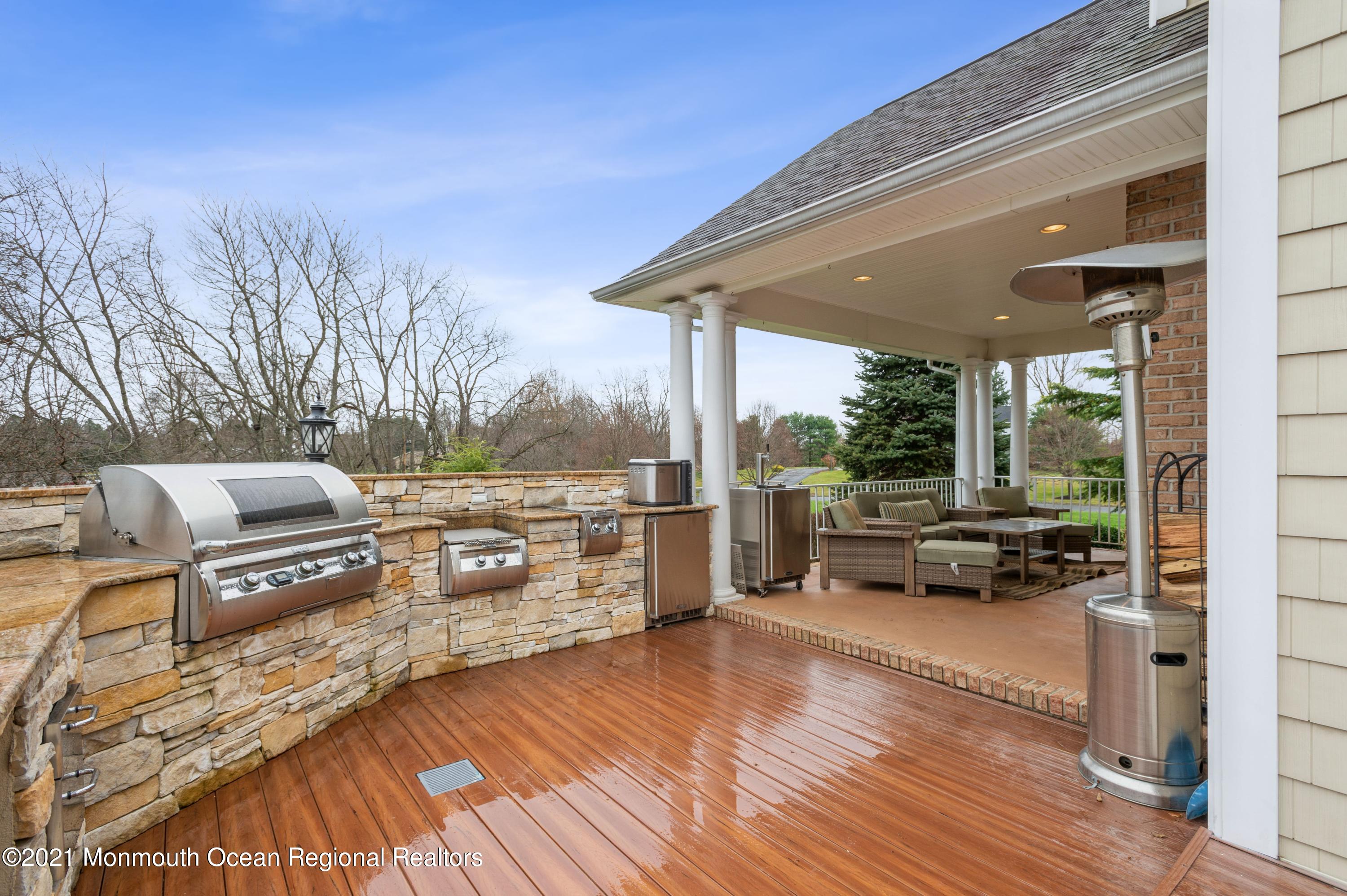 2 Pittenger Court Millstone Township, NJ 08535 - Photo 27 of 36 27_2PittengerLane_66001_Deck_HiRes