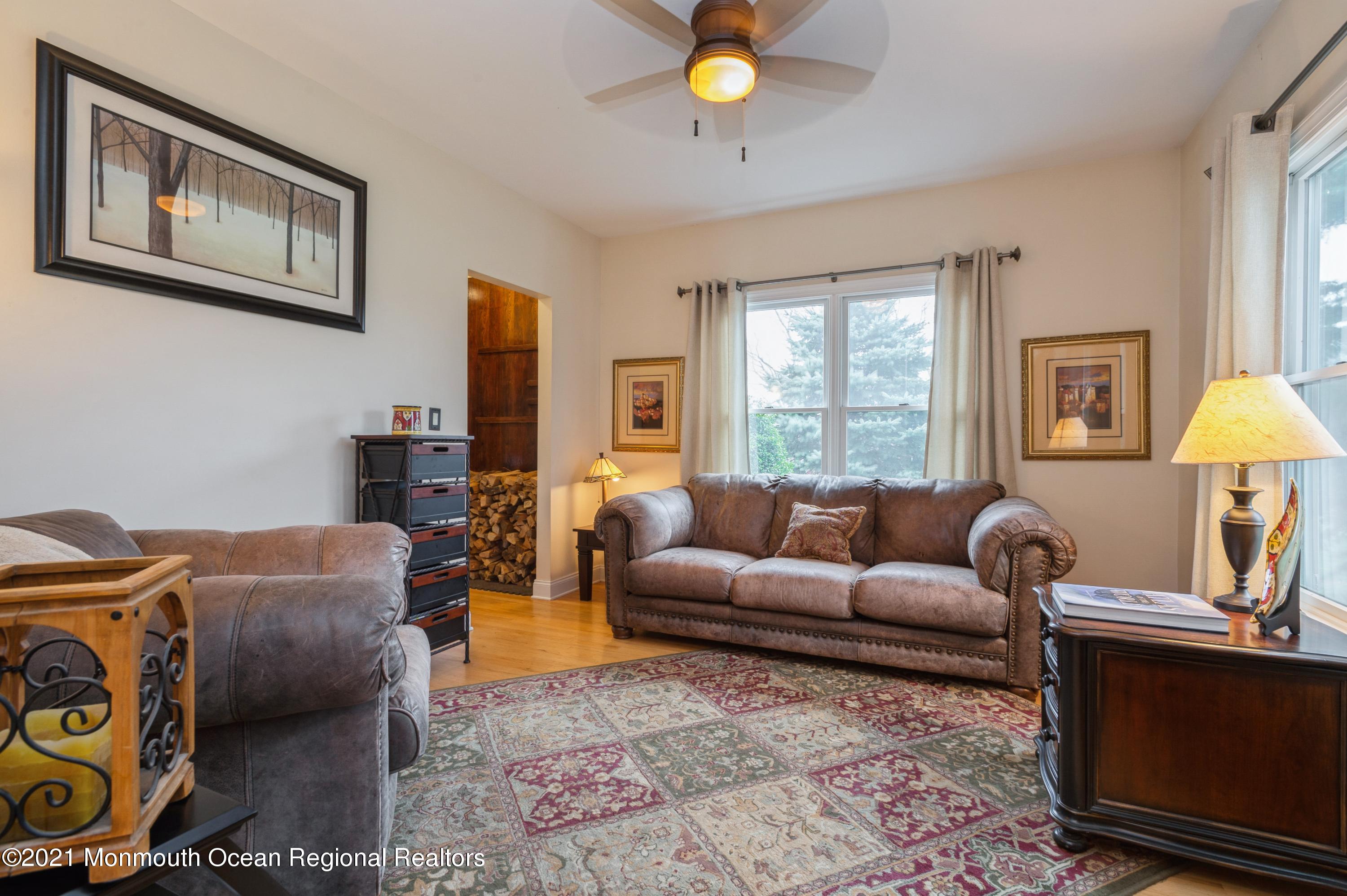 2 Pittenger Court Millstone Township, NJ 08535 - Photo 4 of 36 03_2PittengerLane_1_LivingRoom_HiRes