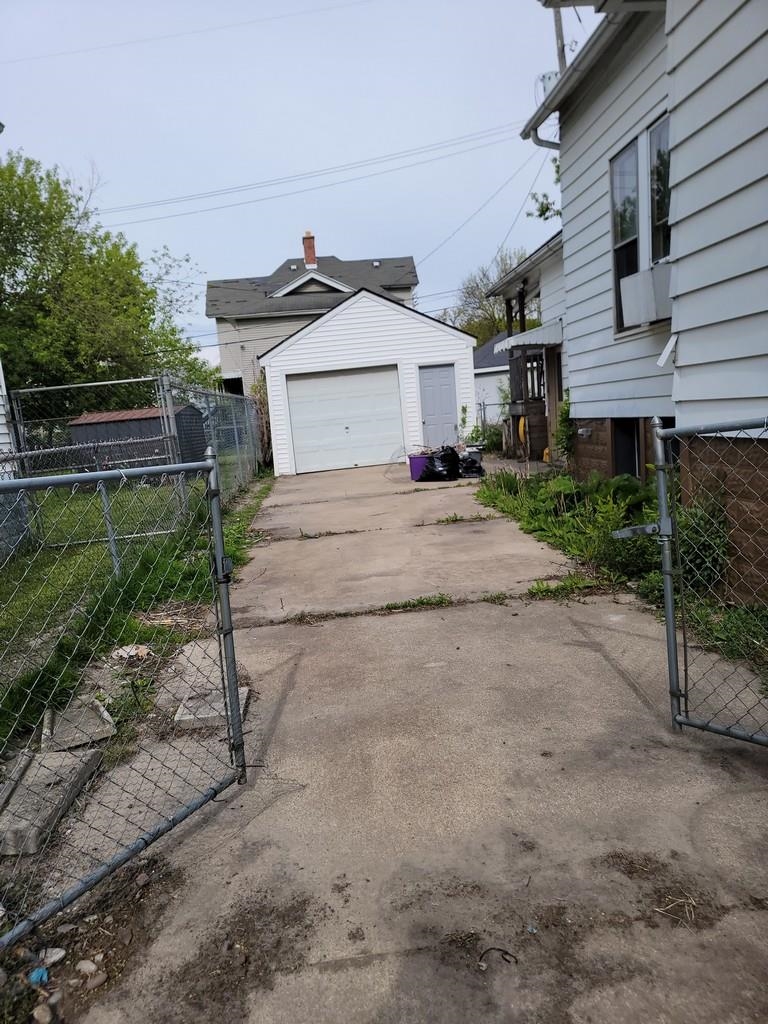 239 North Monroe Street Bay City, MI 48708 - Photo 11 of 15