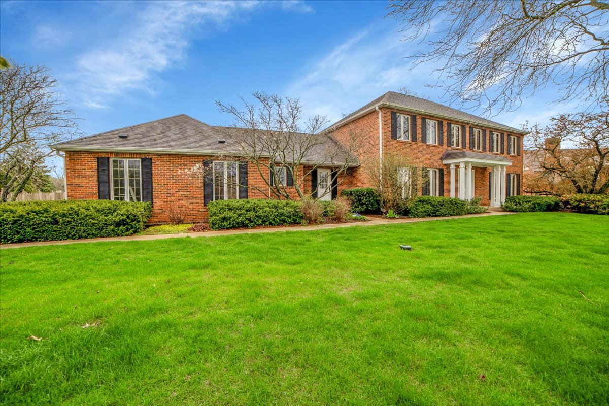 1-s221 North Flanders Lane Winfield, IL 60190 - Photo 1 of 39