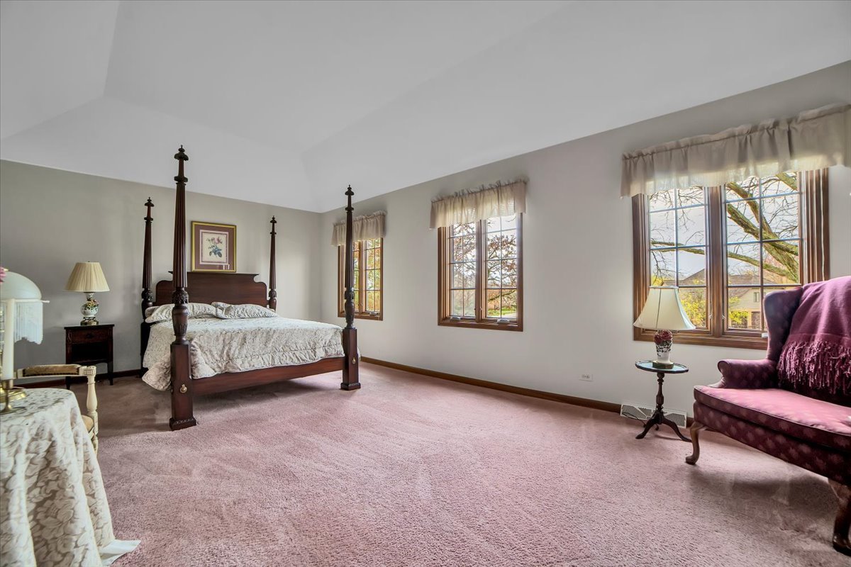 1-s221 North Flanders Lane Winfield, IL 60190 - Photo 17 of 39