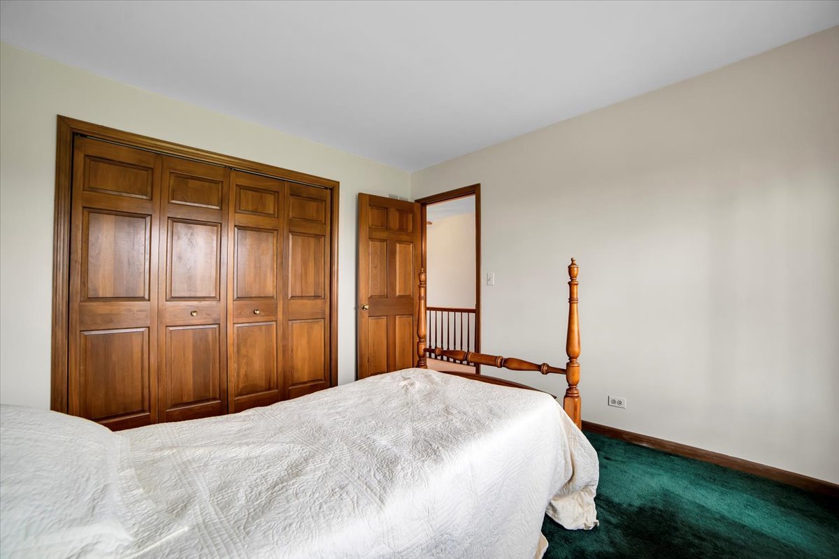 1-s221 North Flanders Lane Winfield, IL 60190 - Photo 22 of 39