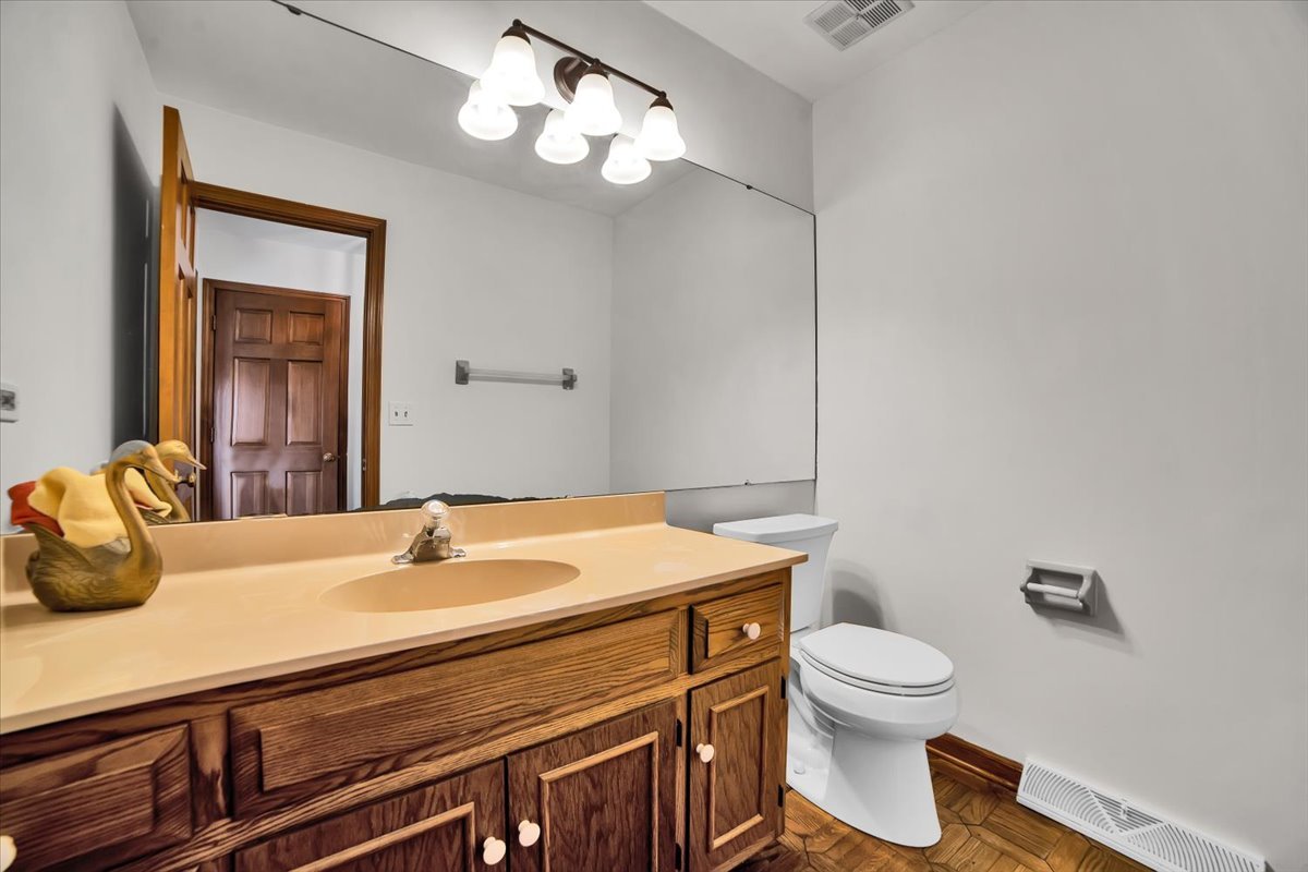 1-s221 North Flanders Lane Winfield, IL 60190 - Photo 23 of 39