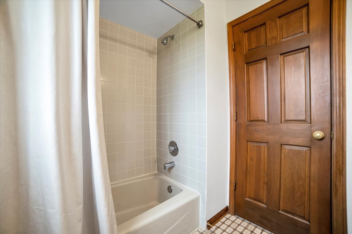 1-s221 North Flanders Lane Winfield, IL 60190 - Photo 29 of 39