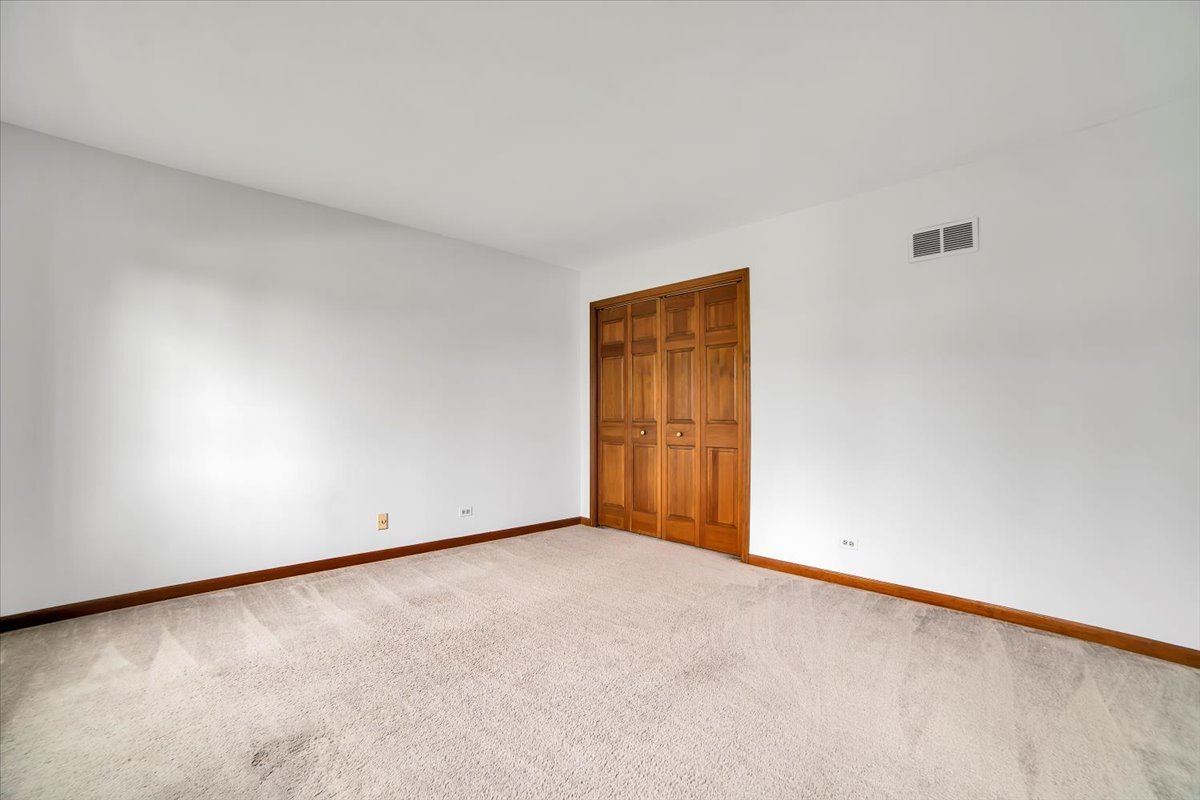 1-s221 North Flanders Lane Winfield, IL 60190 - Photo 30 of 39