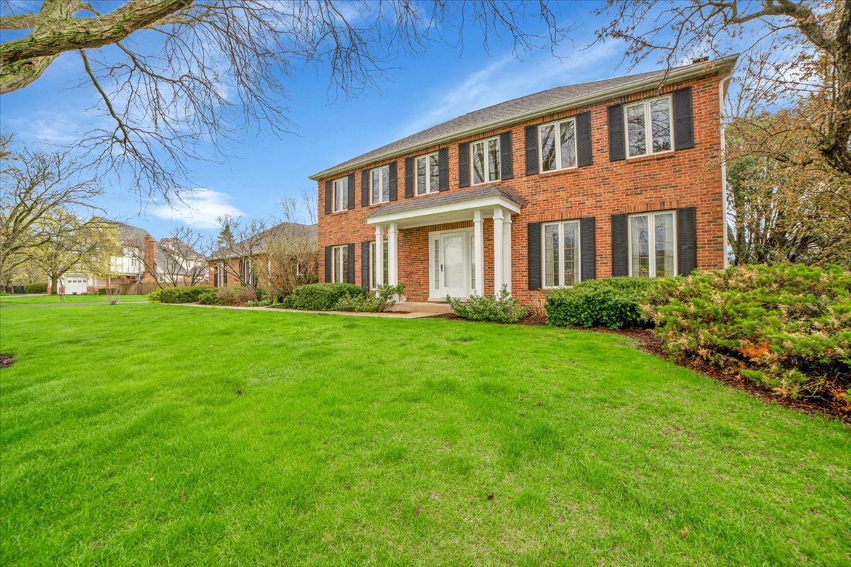 1-s221 North Flanders Lane Winfield, IL 60190 - Photo 3 of 39