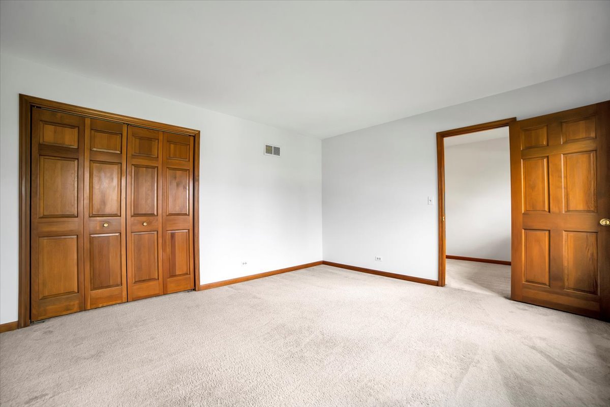 1-s221 North Flanders Lane Winfield, IL 60190 - Photo 32 of 39