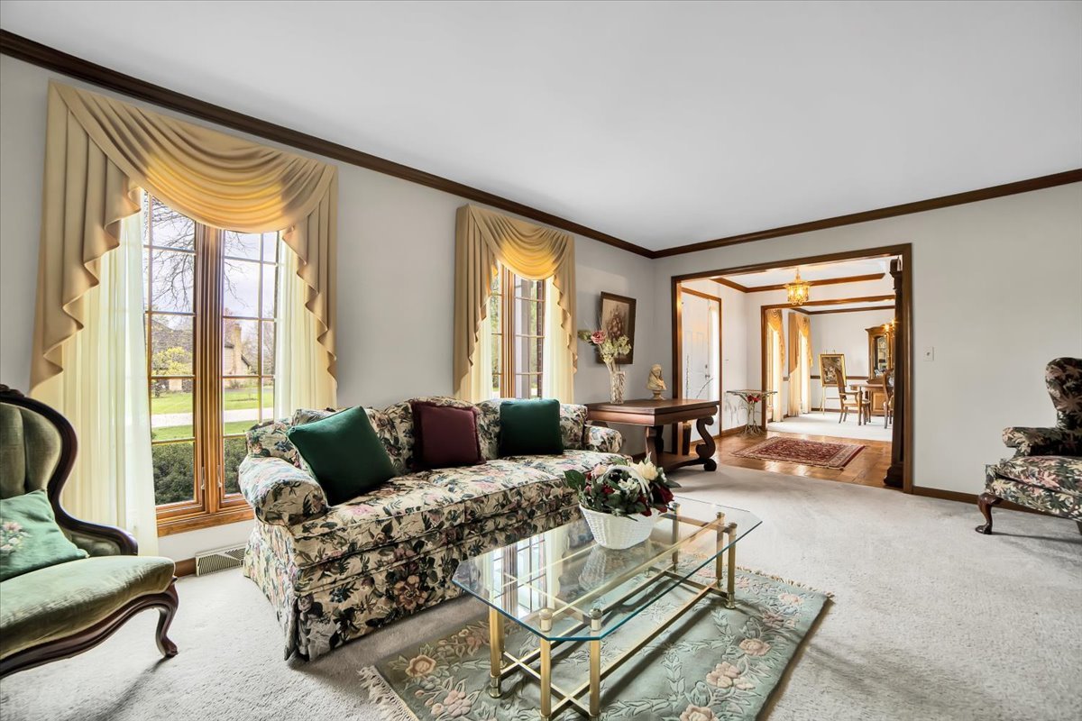 1-s221 North Flanders Lane Winfield, IL 60190 - Photo 7 of 39