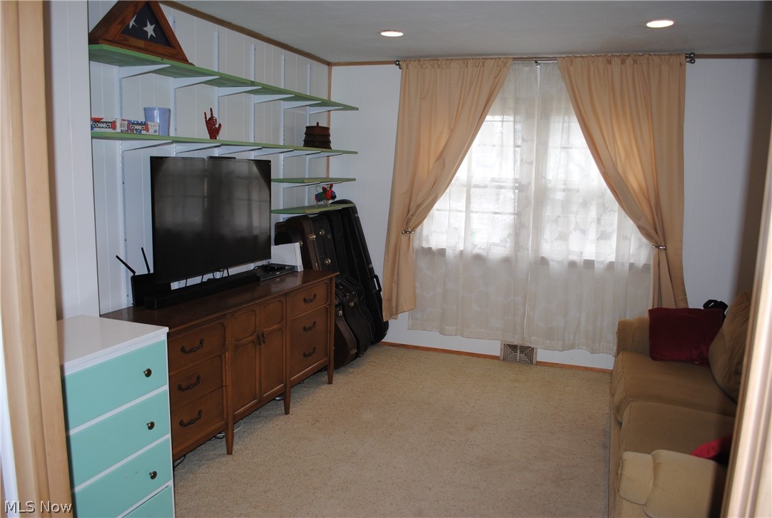 4061 Stonehaven Road Cleveland, OH 44121 - Photo 7 of 22