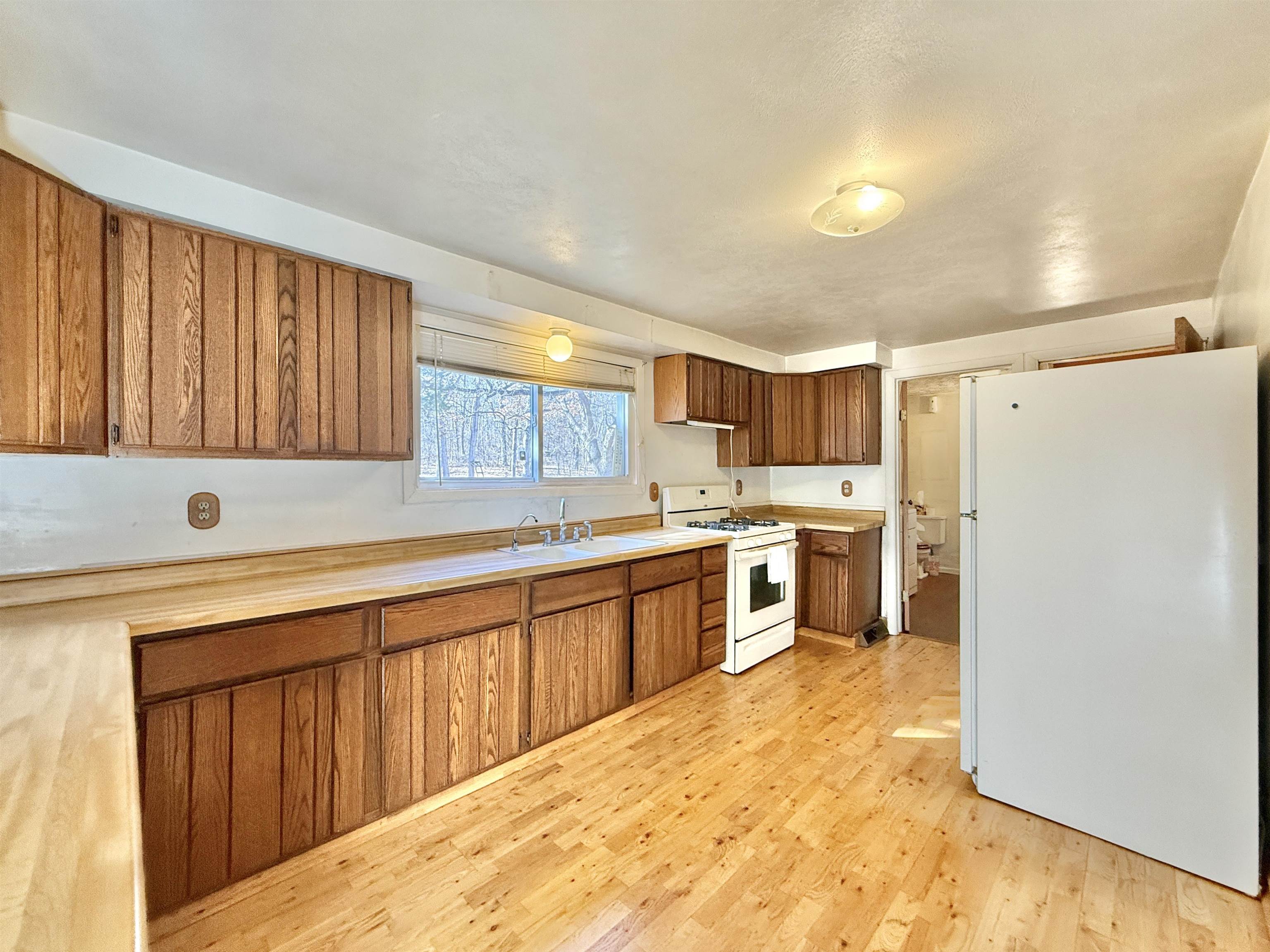 5638 South Duggan Road Beloit, WI 53511 - Photo 5 of 26