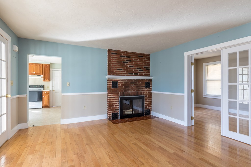 181 Clinton Road Sterling, MA 01564 - Photo 3 of 24 Gallery Image 3