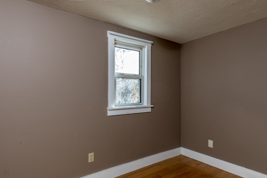 181 Clinton Road Sterling, MA 01564 - Photo 7 of 24 Gallery Image 7