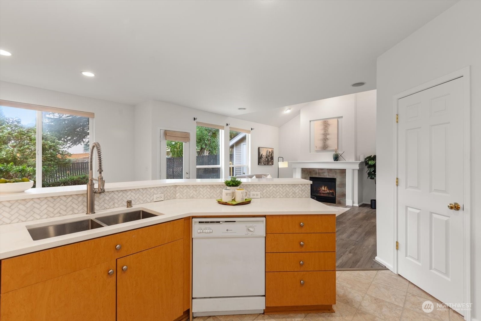 4911 Talbot Place South, Unit D Renton, WA 98055 - Photo 19 of 40