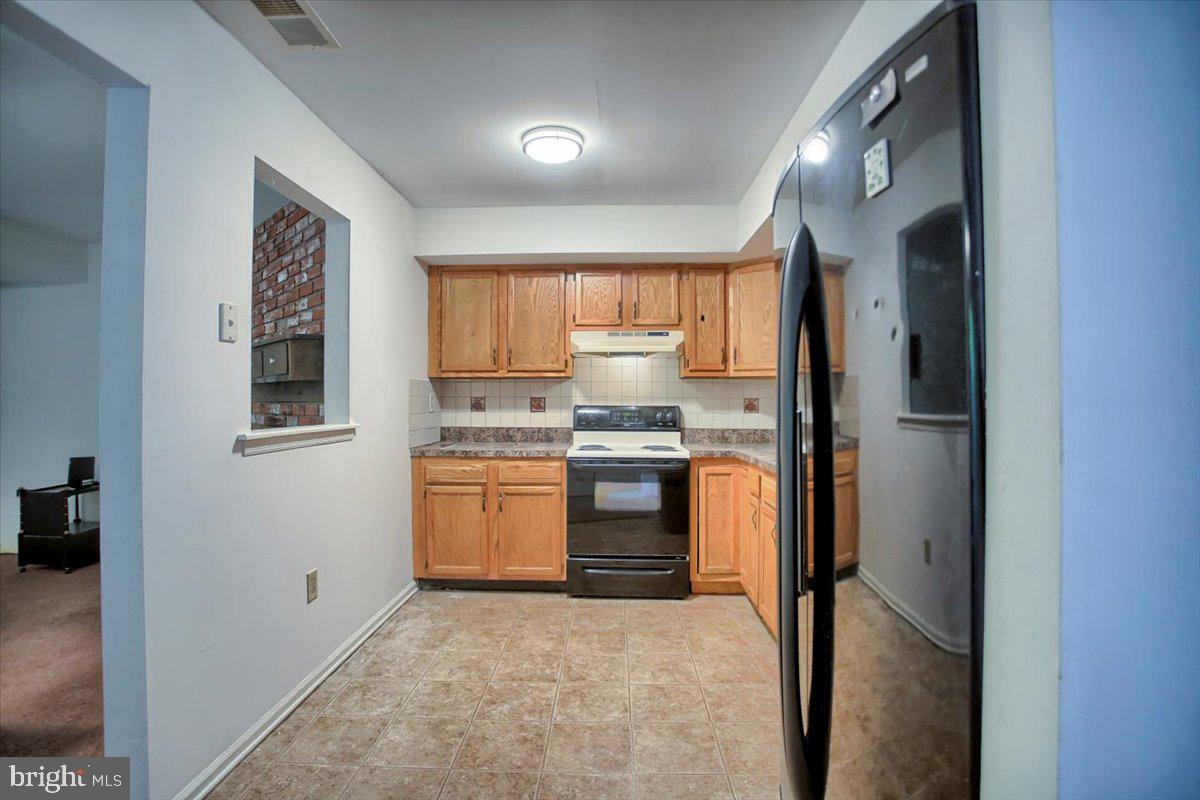 58 Stonegate Road Quakertown, PA 18951 - Photo 14 of 33 Kitchen