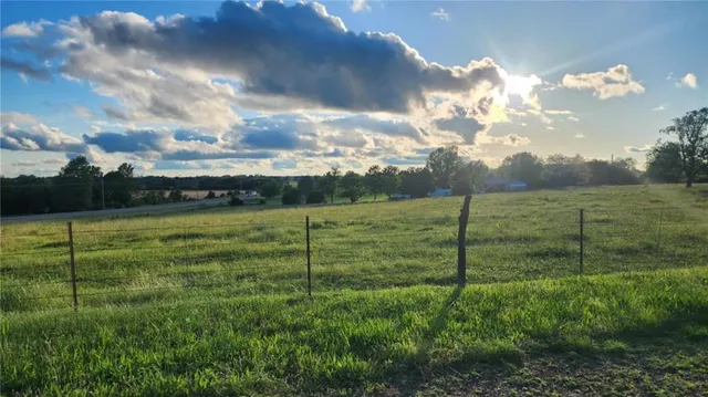 $179,000 | 2357 160th Highway, Columbus, KS 66725