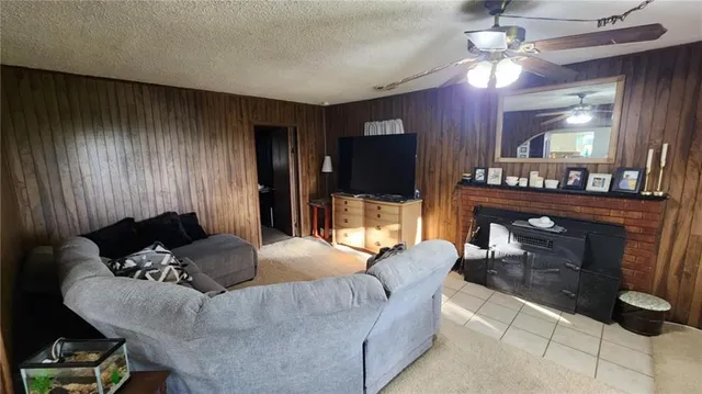 $179,000 | 2357 160th Highway, Columbus, KS 66725