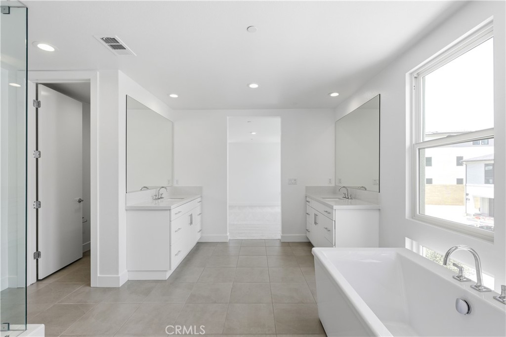 153 Apron Irvine, CA 92618 - Photo 16 of 28