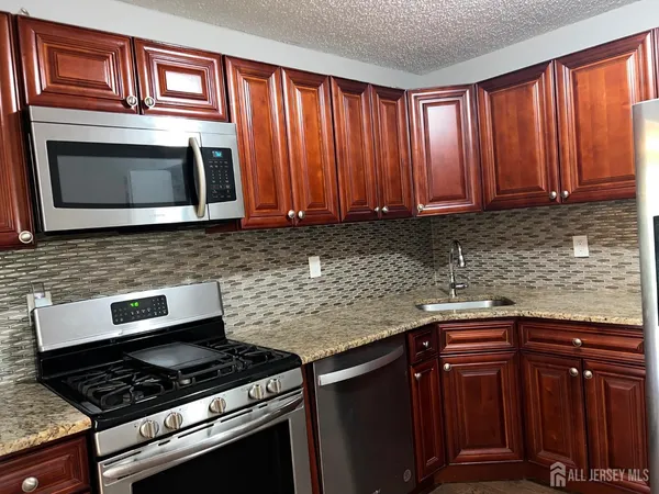 $345,000 | 478 Witney Court, North Brunswick, NJ 08902