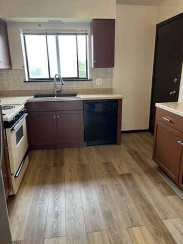 1781 Rand Road, Unit 2A Des Plaines, IL 60016 - Photo 4 of 12 Gallery Image 4
