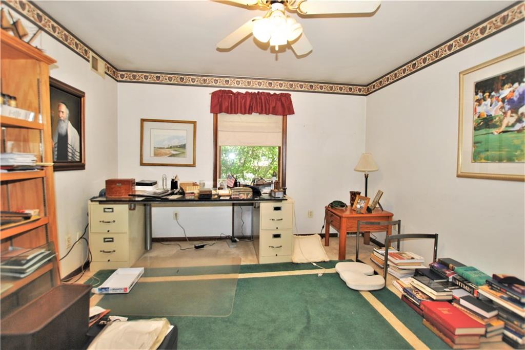 485 Herbst Manor Road Coraopolis, PA 15108 - Photo 15 of 25 Gallery Image 15