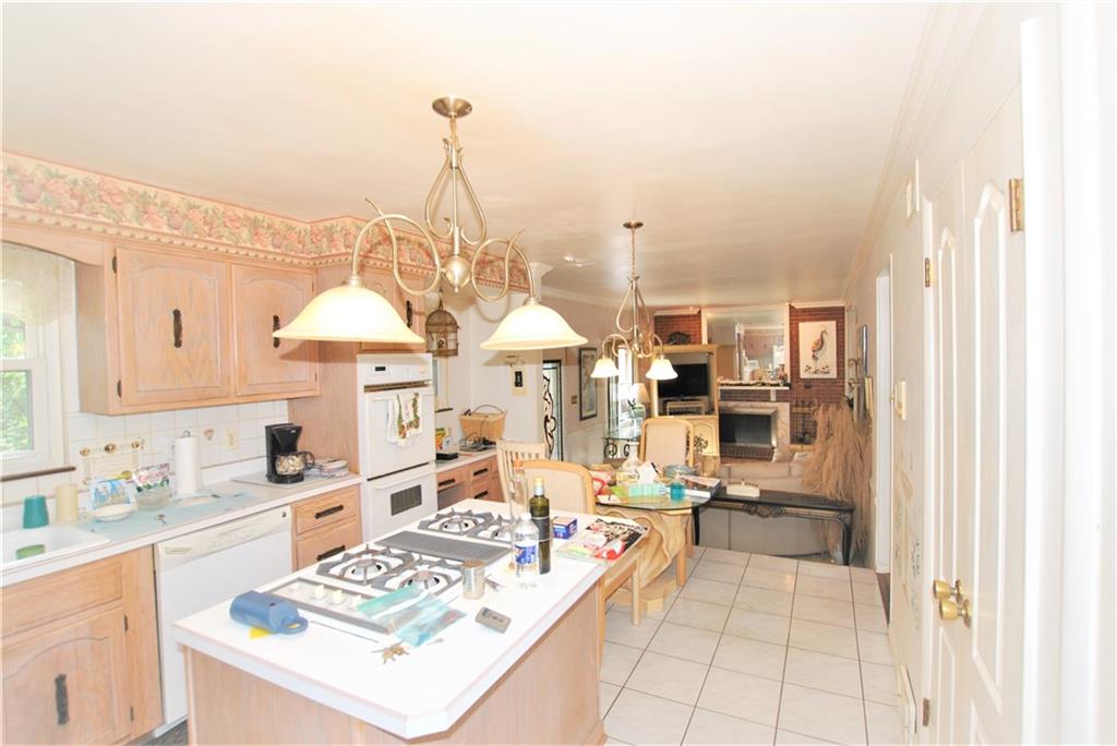 485 Herbst Manor Road Coraopolis, PA 15108 - Photo 4 of 25 Gallery Image 4