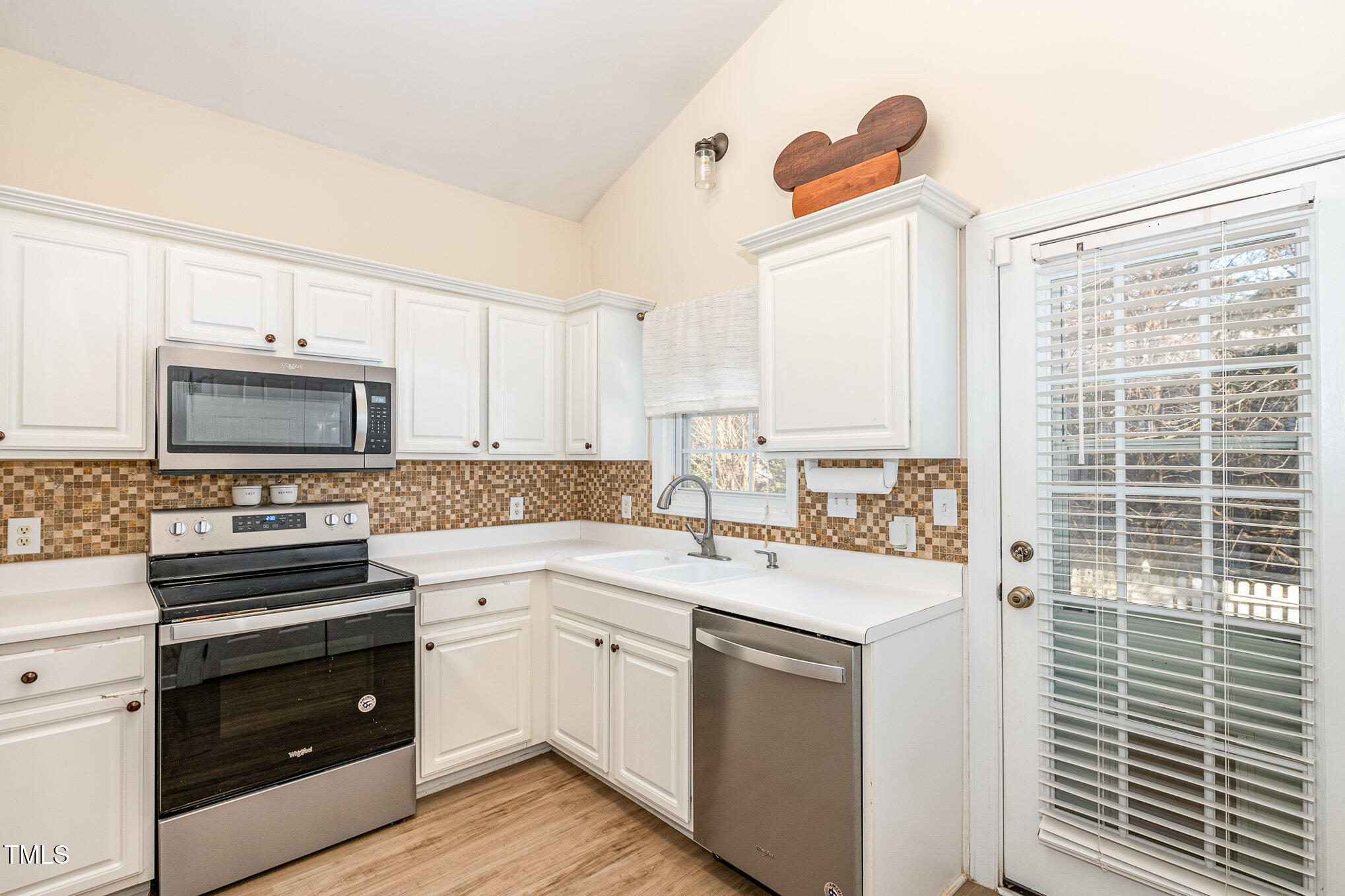 4828 Morning Edge Drive Raleigh, NC 27613 - Photo 10 of 28 010_file_25