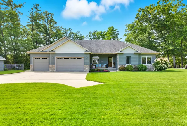 $539,900 | 18685 Kreig Drive, Big Rapids, MI 49307