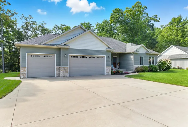 $539,900 | 18685 Kreig Drive, Big Rapids, MI 49307