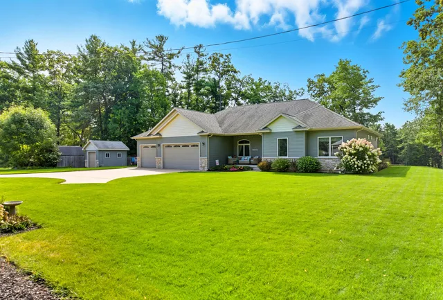 $539,900 | 18685 Kreig Drive, Big Rapids, MI 49307