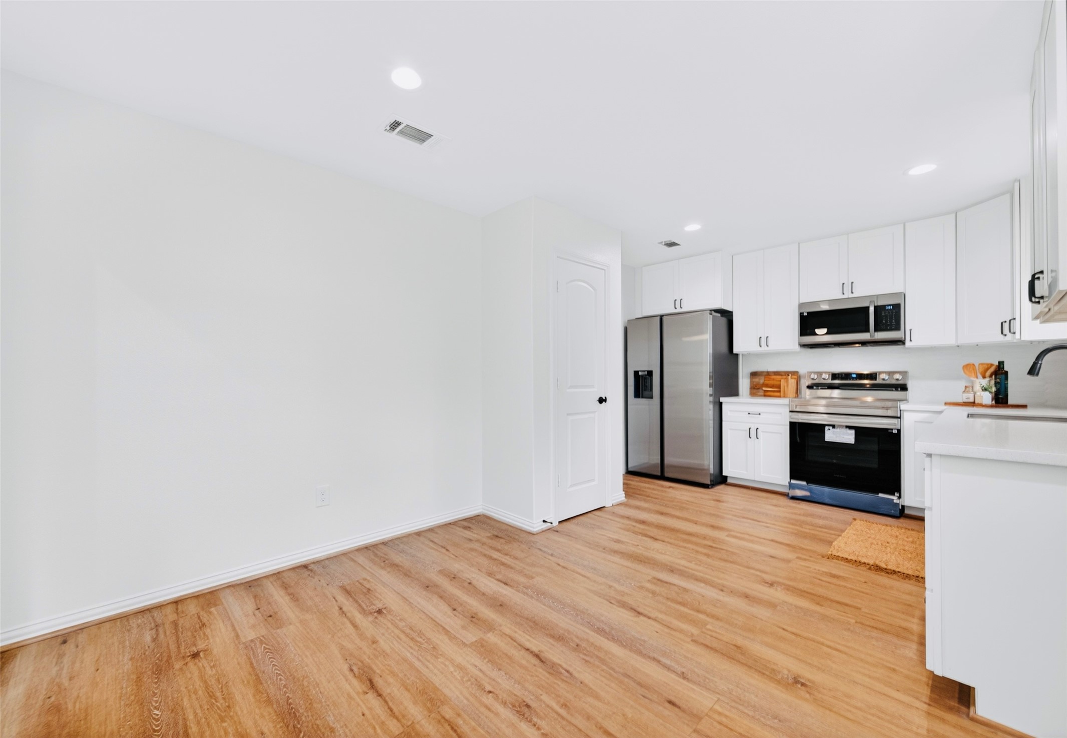 4302 Hickorygate Drive Spring, TX 77373 - Photo 3 of 23 Plenty of space for a buffet and a table